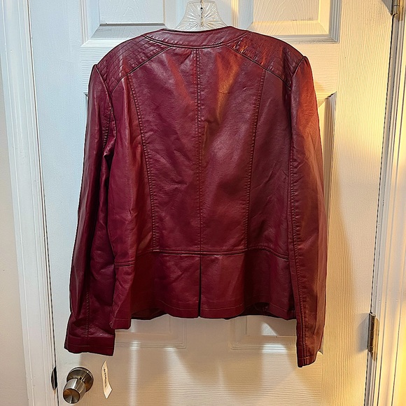 SOLD!
NWT! Women’s burgundy faux leather jacket. - Picture 2 of 5